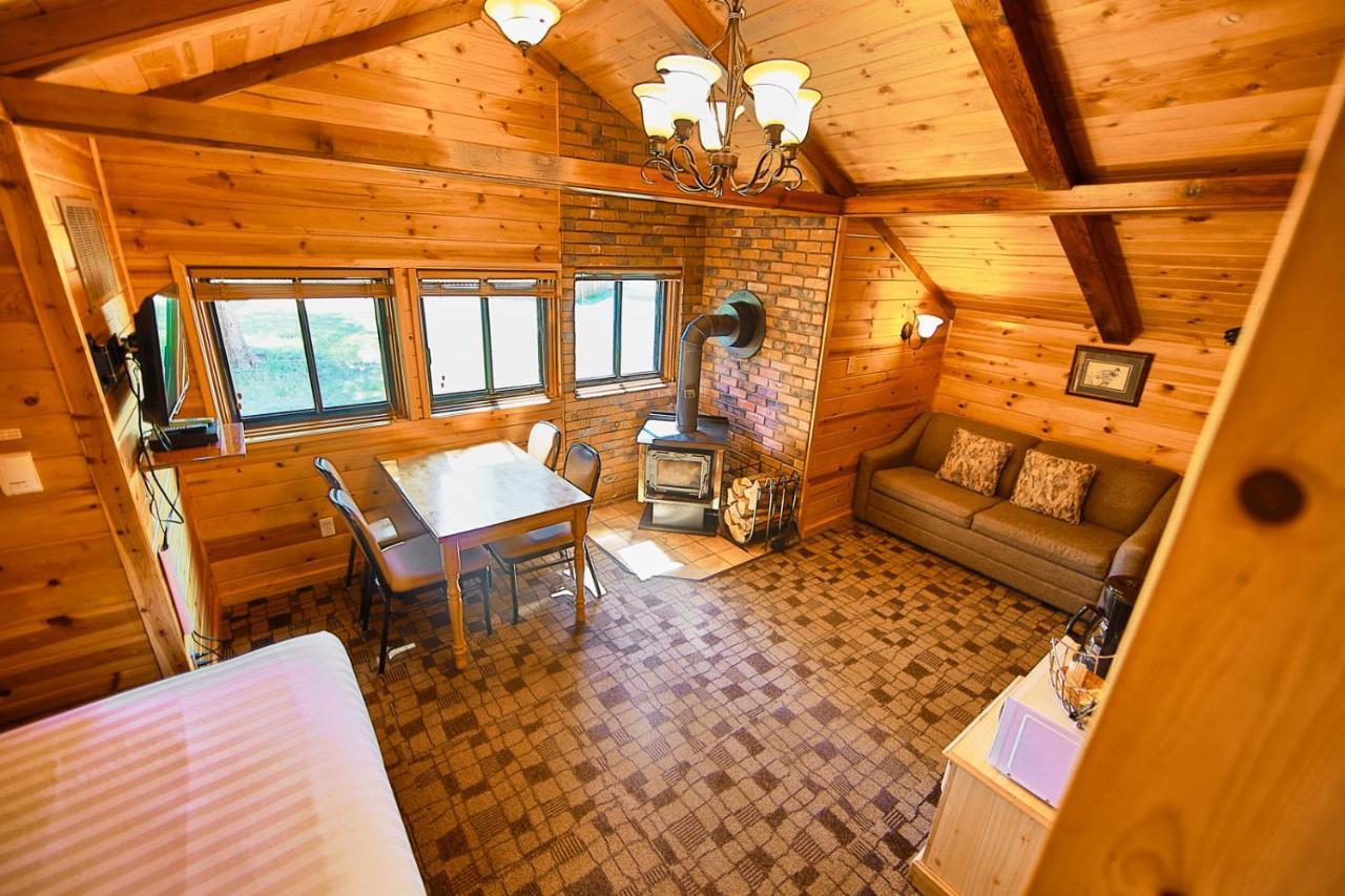 Castle Mountain Chalets Kültér fotó