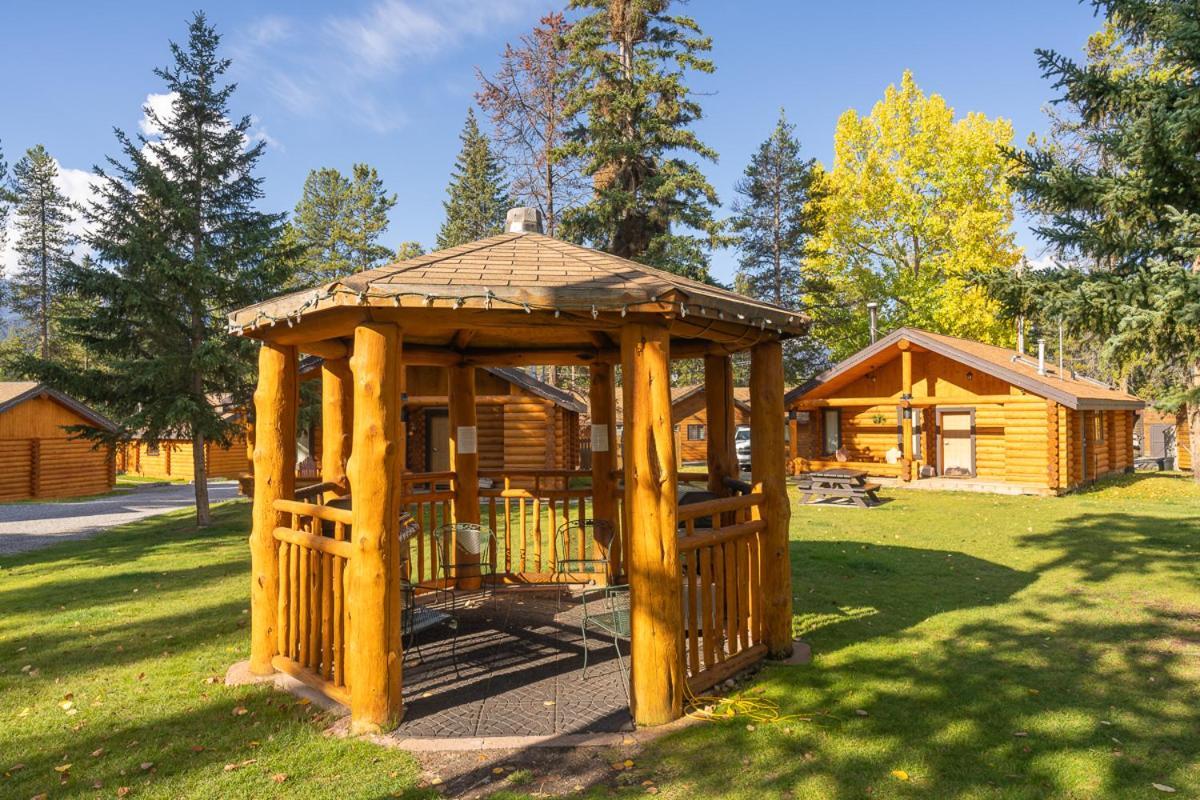 Castle Mountain Chalets Kültér fotó