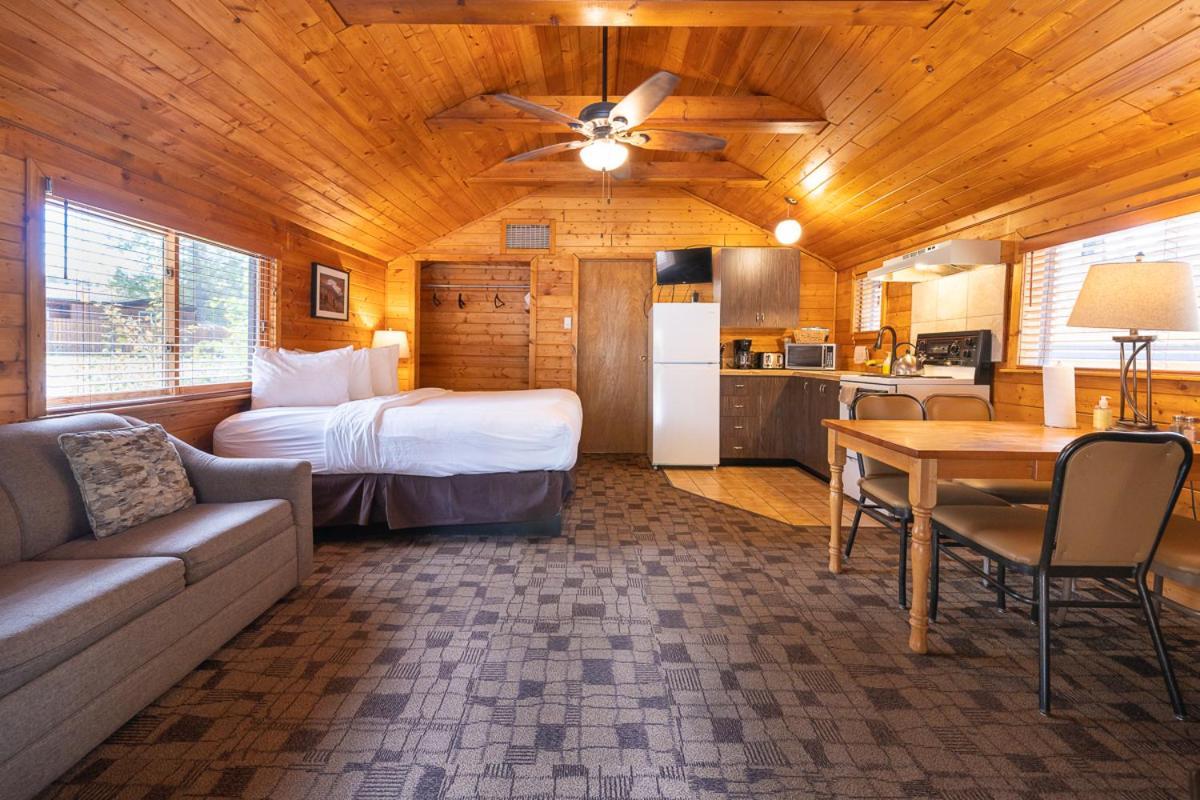 Castle Mountain Chalets Kültér fotó