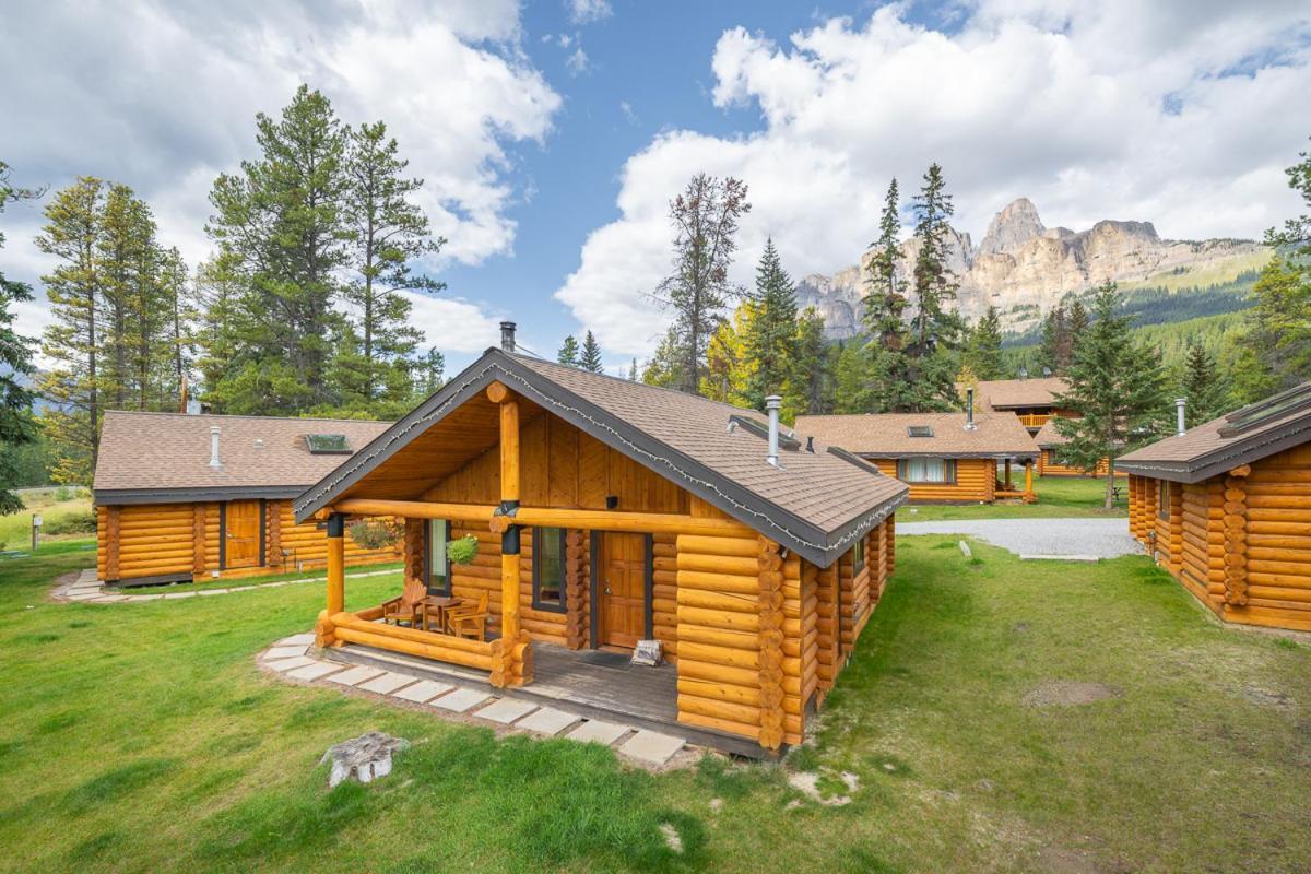 Castle Mountain Chalets Kültér fotó