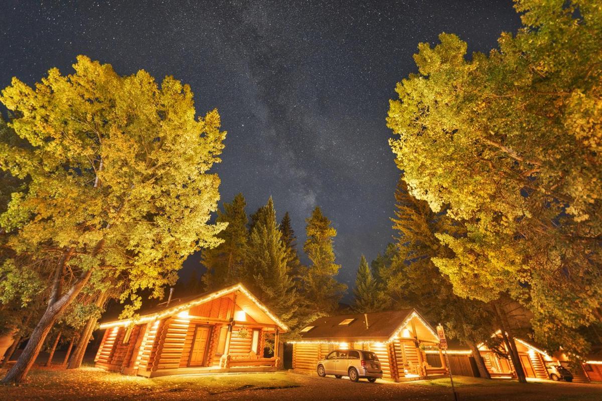 Castle Mountain Chalets Kültér fotó