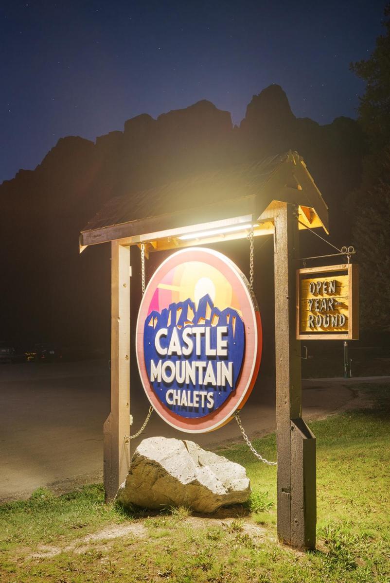 Castle Mountain Chalets Kültér fotó
