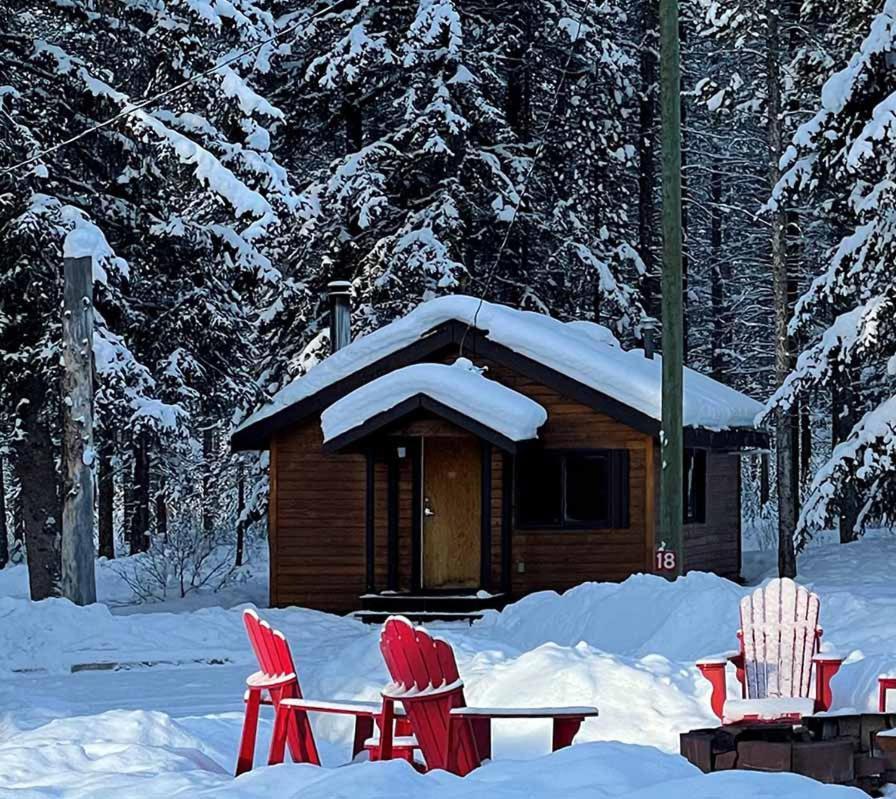 Castle Mountain Chalets Kültér fotó